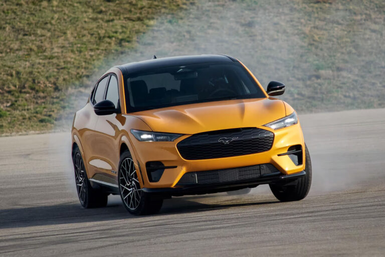 AutoIndustriya – Ford PH will finally go electrified in 2025