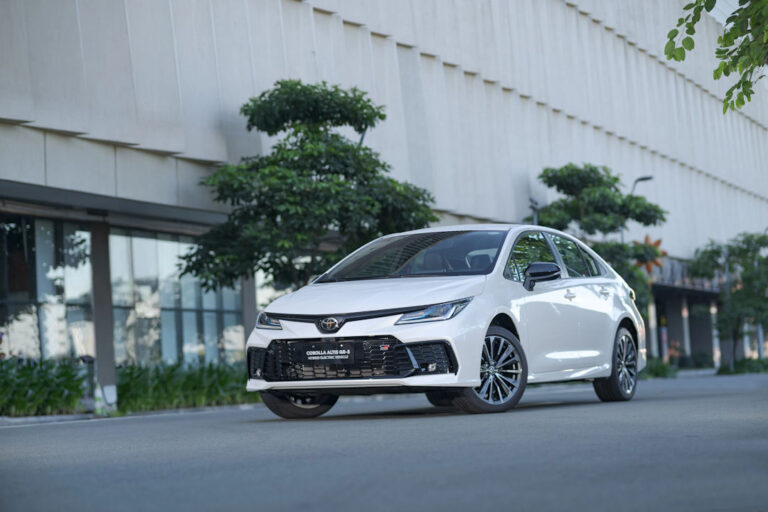 Toyota Upgrades the 2025 Corolla Altis with More Power and Comfort